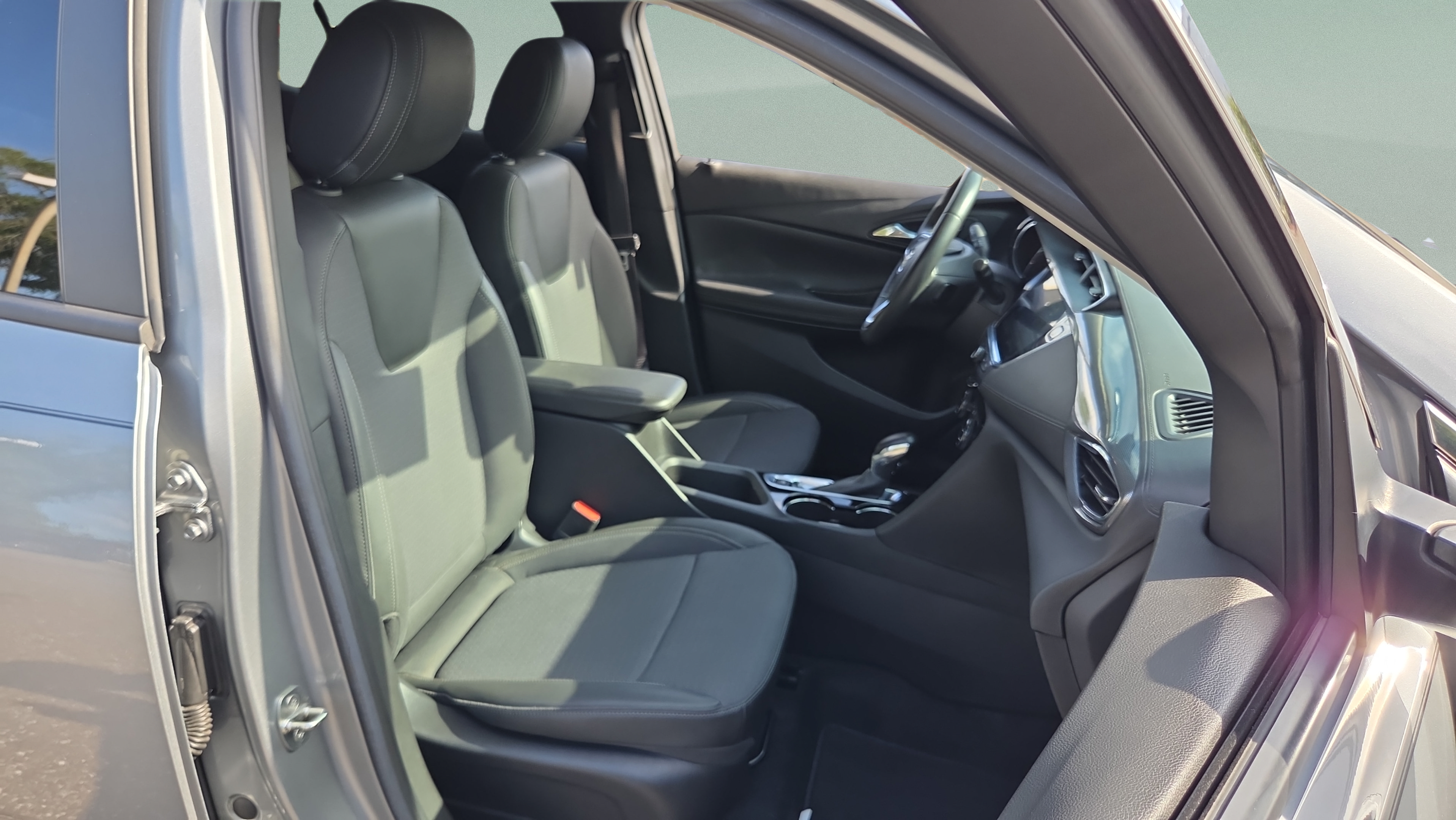 Certified 2023 Buick Encore GX Select w/ Sport Touring Package FWD image 15