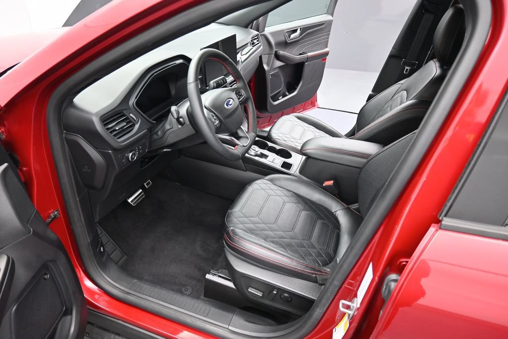 Used 2023 Ford Escape ST-Line Elite w/ Premium Technology Package AWD/4WD image 11