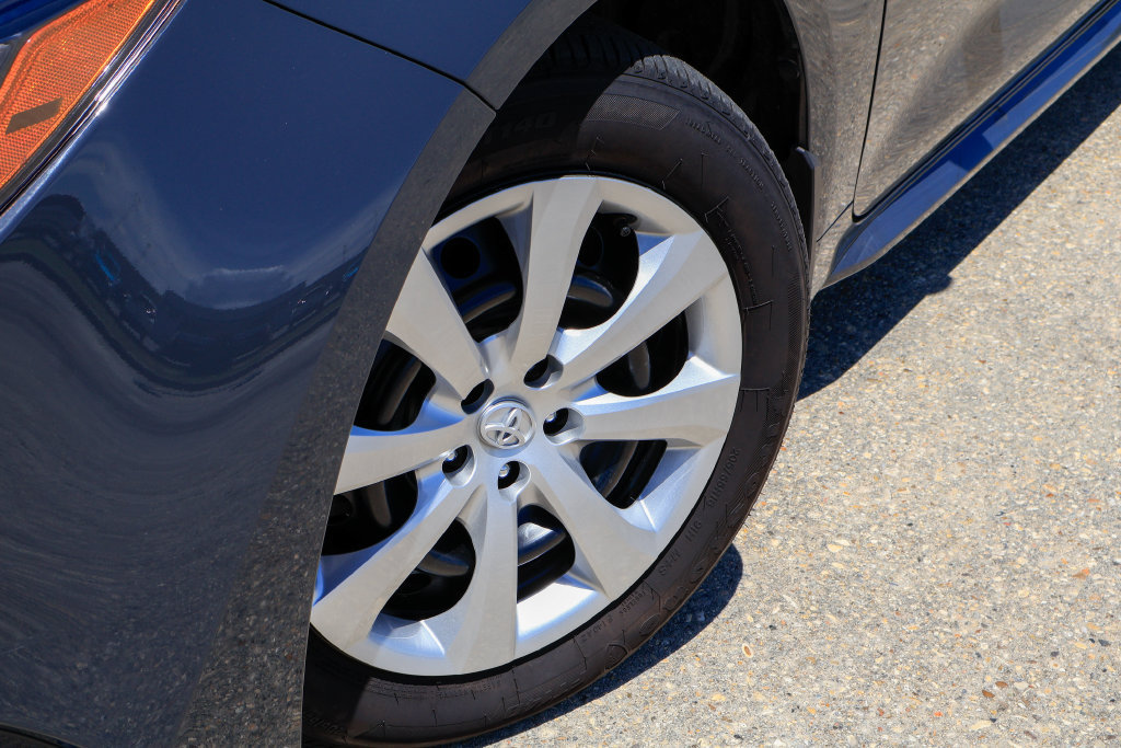 Used 2026 Toyota Corolla LE FWD image 28