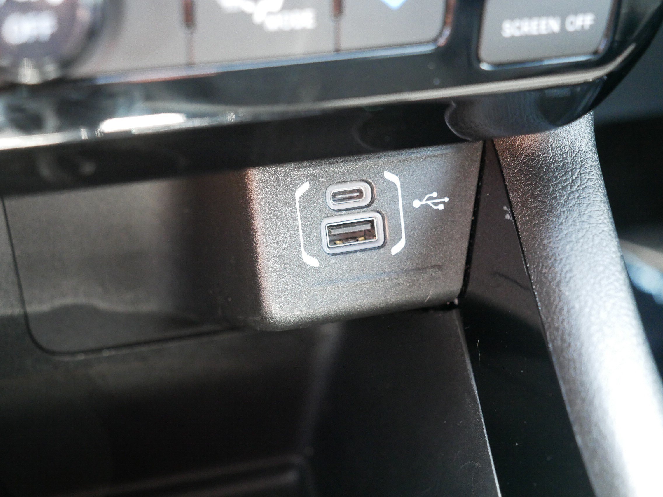Used 2025 Jeep Compass Trailhawk AWD/4WD image 32