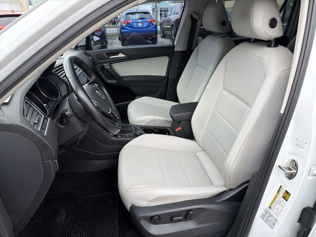 Used 2019 Volkswagen Tiguan SE w/ Panoramic Sunroof Package image 13