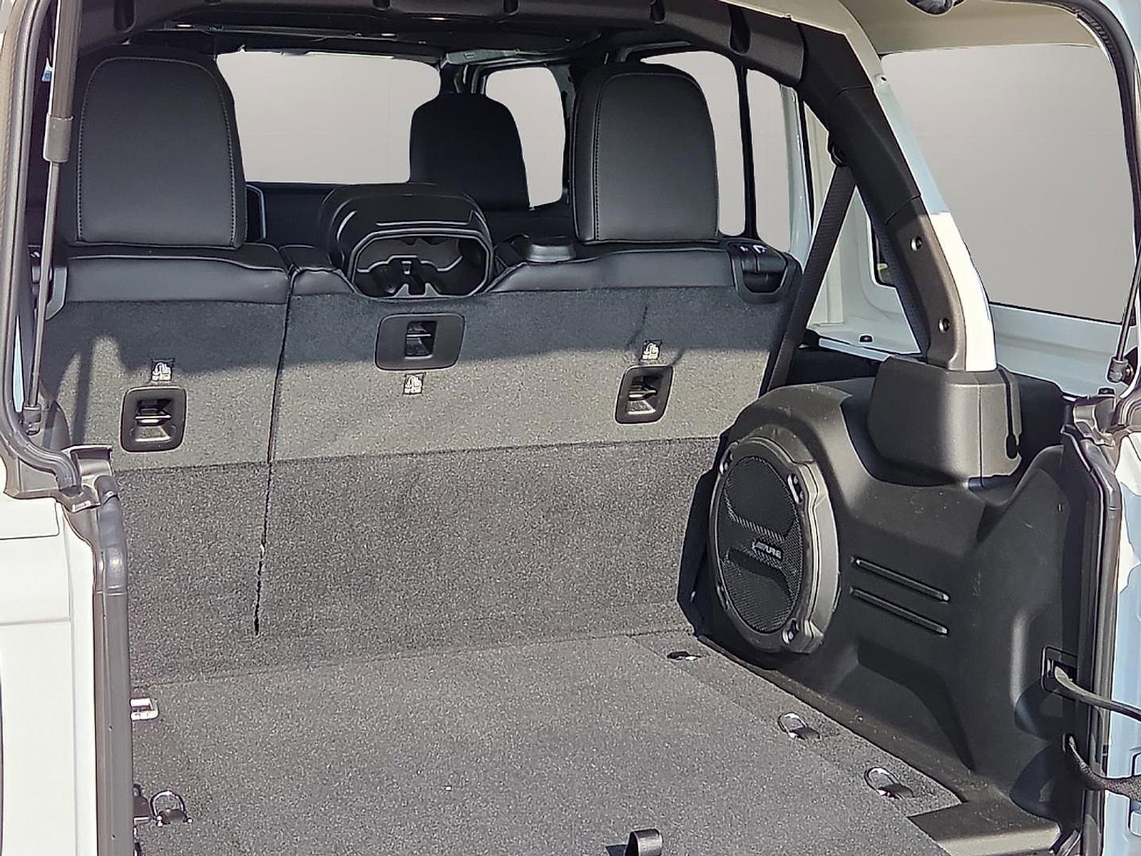 New 2026 Jeep Wrangler Unlimited Rubicon w/ Xtreme 35 Tire Package image 8