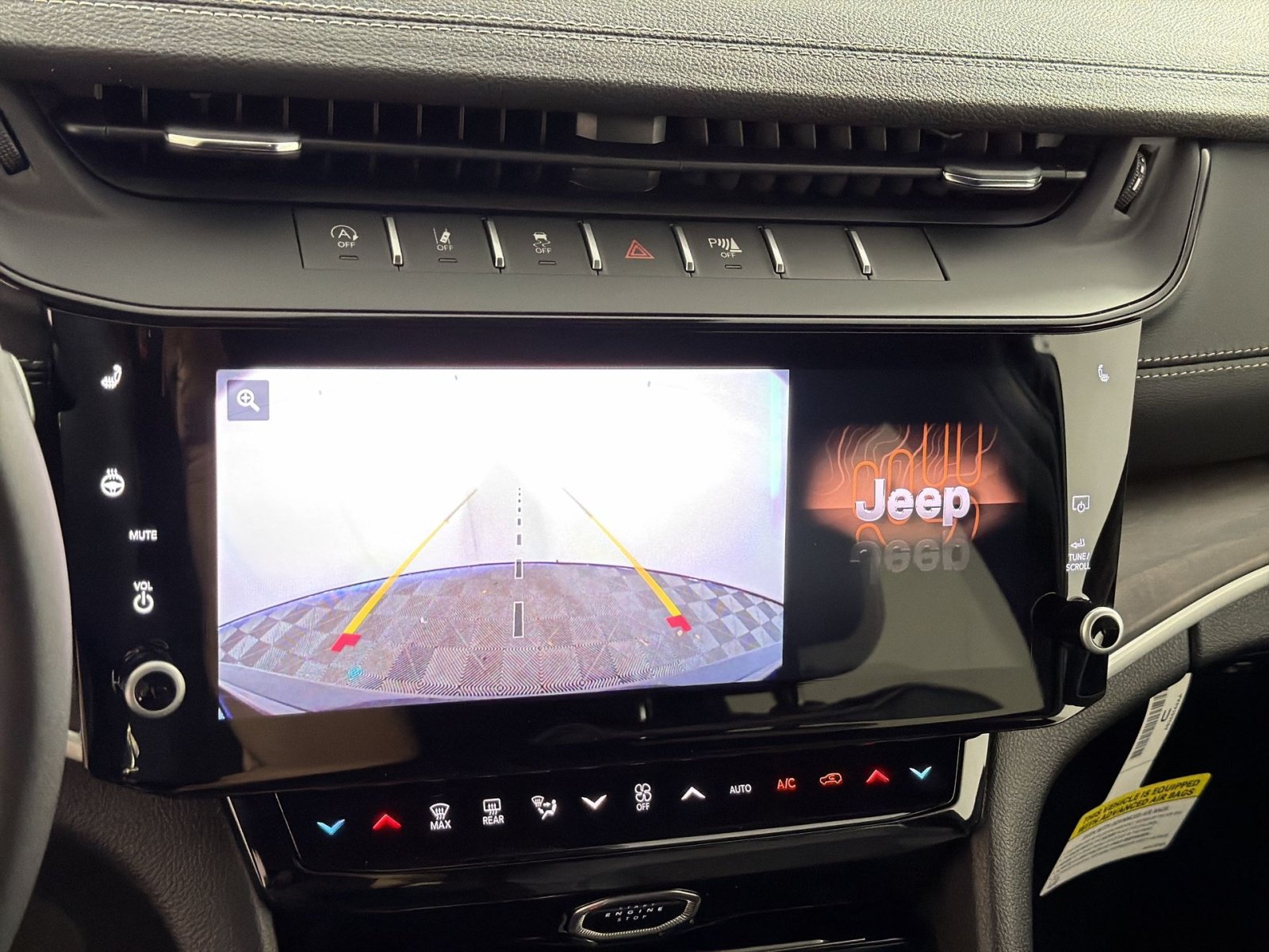 New 2026 Jeep Grand Cherokee Altitude AWD/4WD image 19