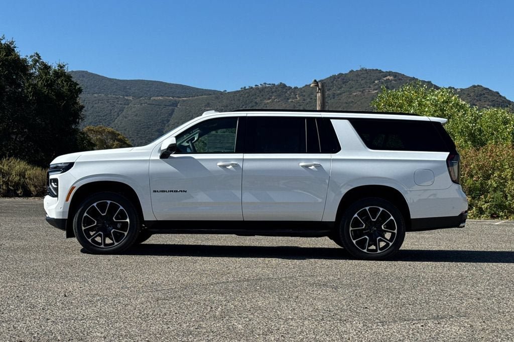 New 2026 Chevrolet Suburban RST w/ Comfort Package AWD/4WD image 7