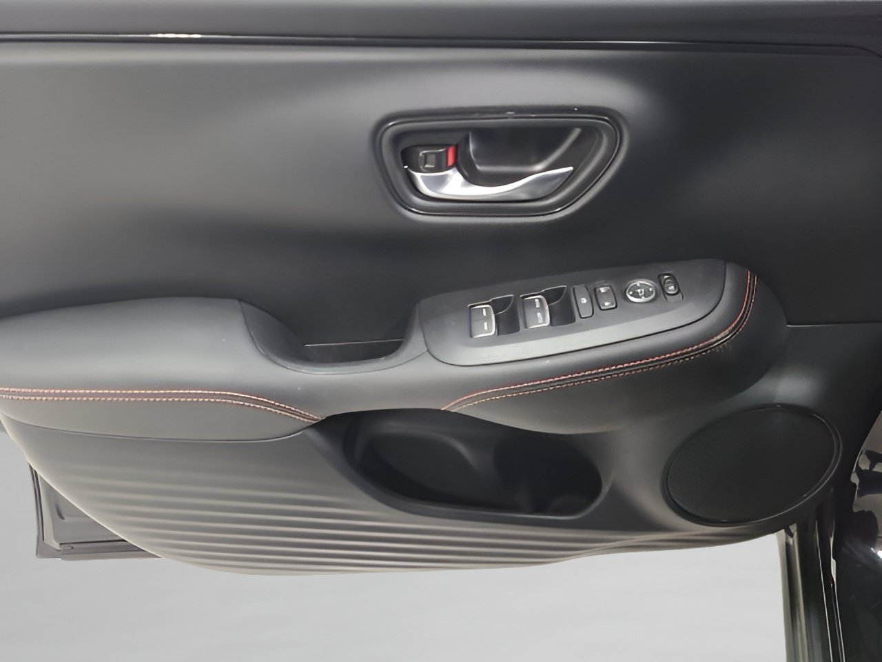 Certified 2025 Honda HR-V Sport image 19