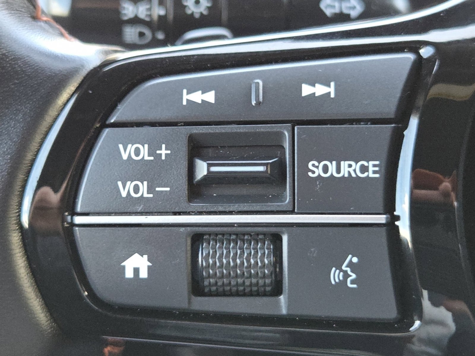 Certified 2025 Honda Pilot Sport image 12