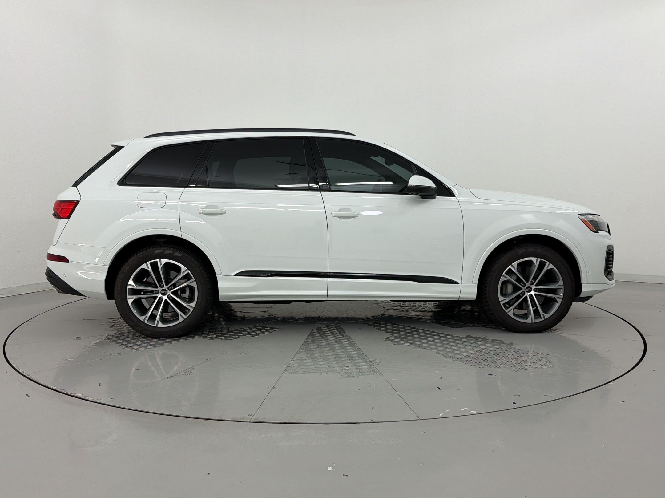 Certified 2026 Audi Q7 3.0T Premium w/ Convenience Plus Package AWD/4WD image 8