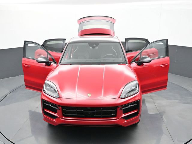 Certified 2025 Porsche Cayenne Coupe AWD/4WD image 31