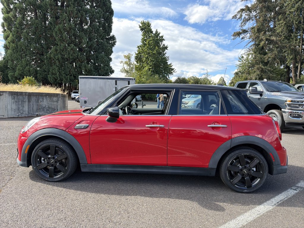 Used 2022 MINI Cooper S FWD image 3