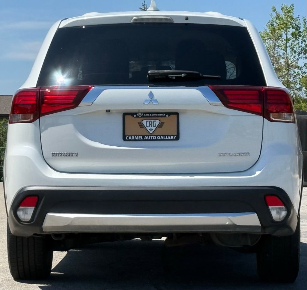 Used 2017 Mitsubishi Outlander ES AWD/4WD image 4