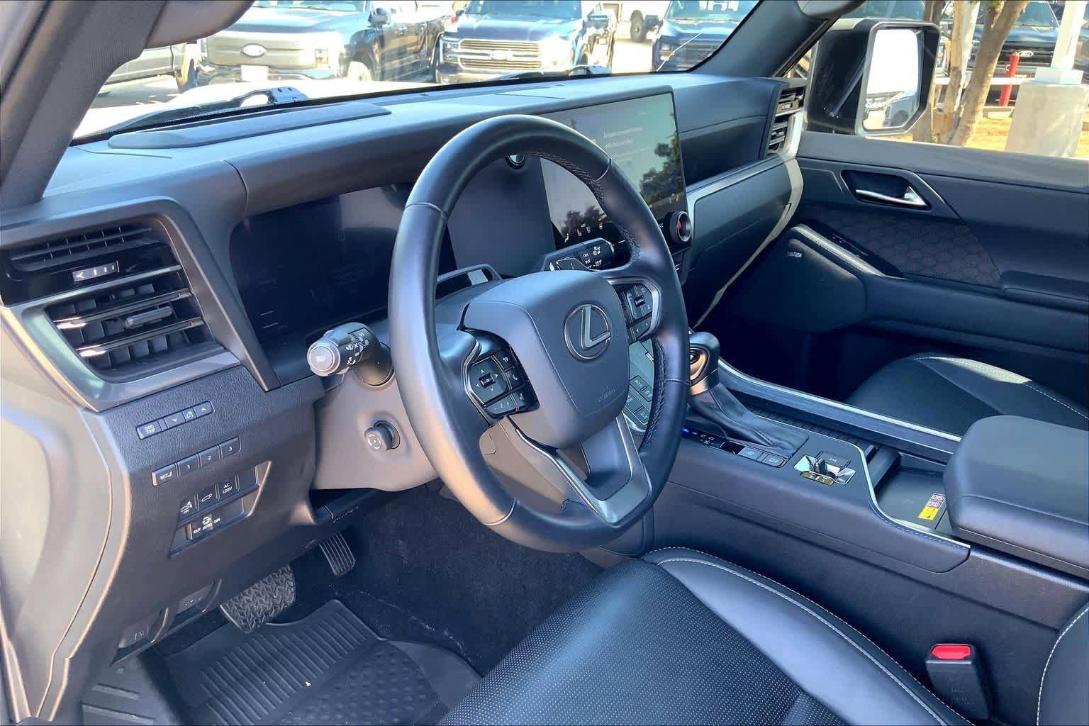 Used 2024 Lexus GX 550 AWD/4WD image 18