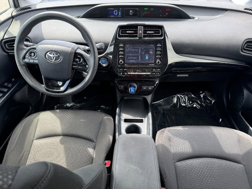 Used 2022 Toyota Prius LE image 10