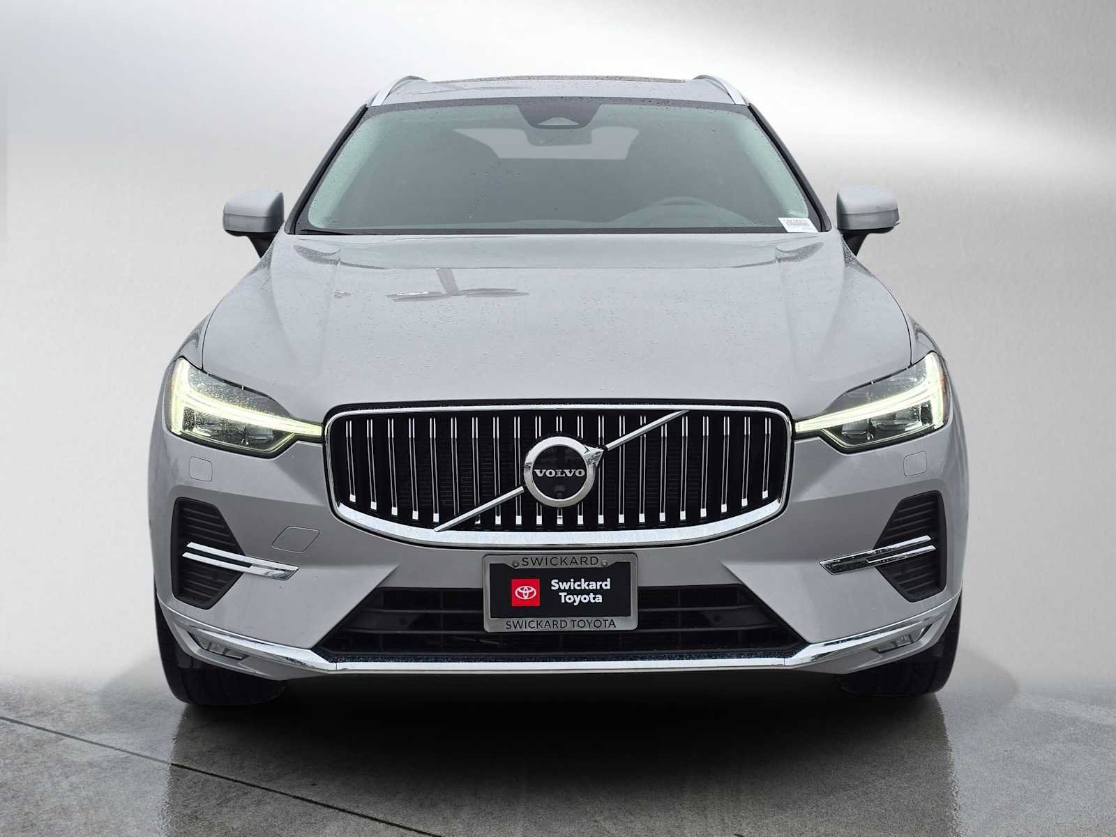 Used 2023 Volvo XC60 B5 Plus w/ Climate Package AWD/4WD image 2