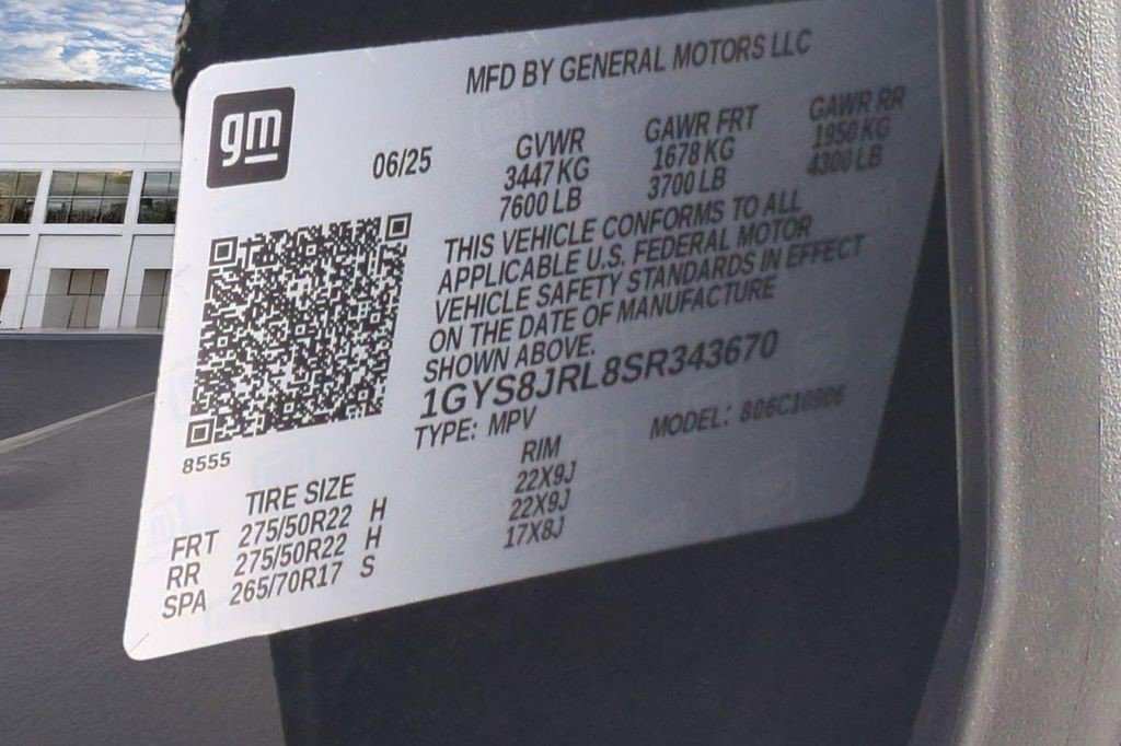 Certified 2025 Cadillac Escalade ESV Luxury RWD image 19