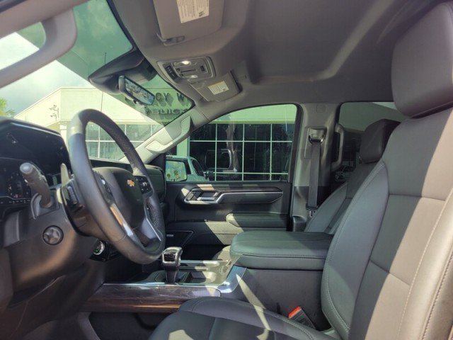 Used 2025 Chevrolet Silverado 1500 LTZ w/ Technology Package AWD/4WD image 11