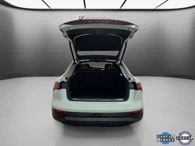 Used 2024 Audi Q8 e-tron Premium image 9