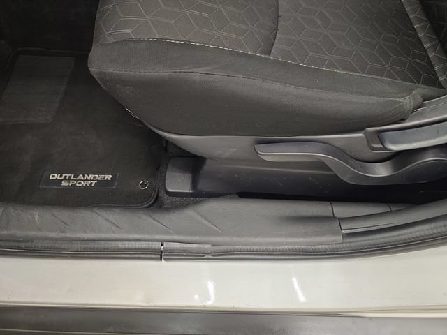 Used 2025 Mitsubishi Outlander Sport AWD image 30