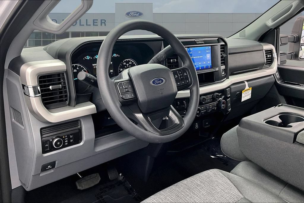 New 2026 Ford F350 XLT w/ FX4 Off-Road Package AWD/4WD image 6