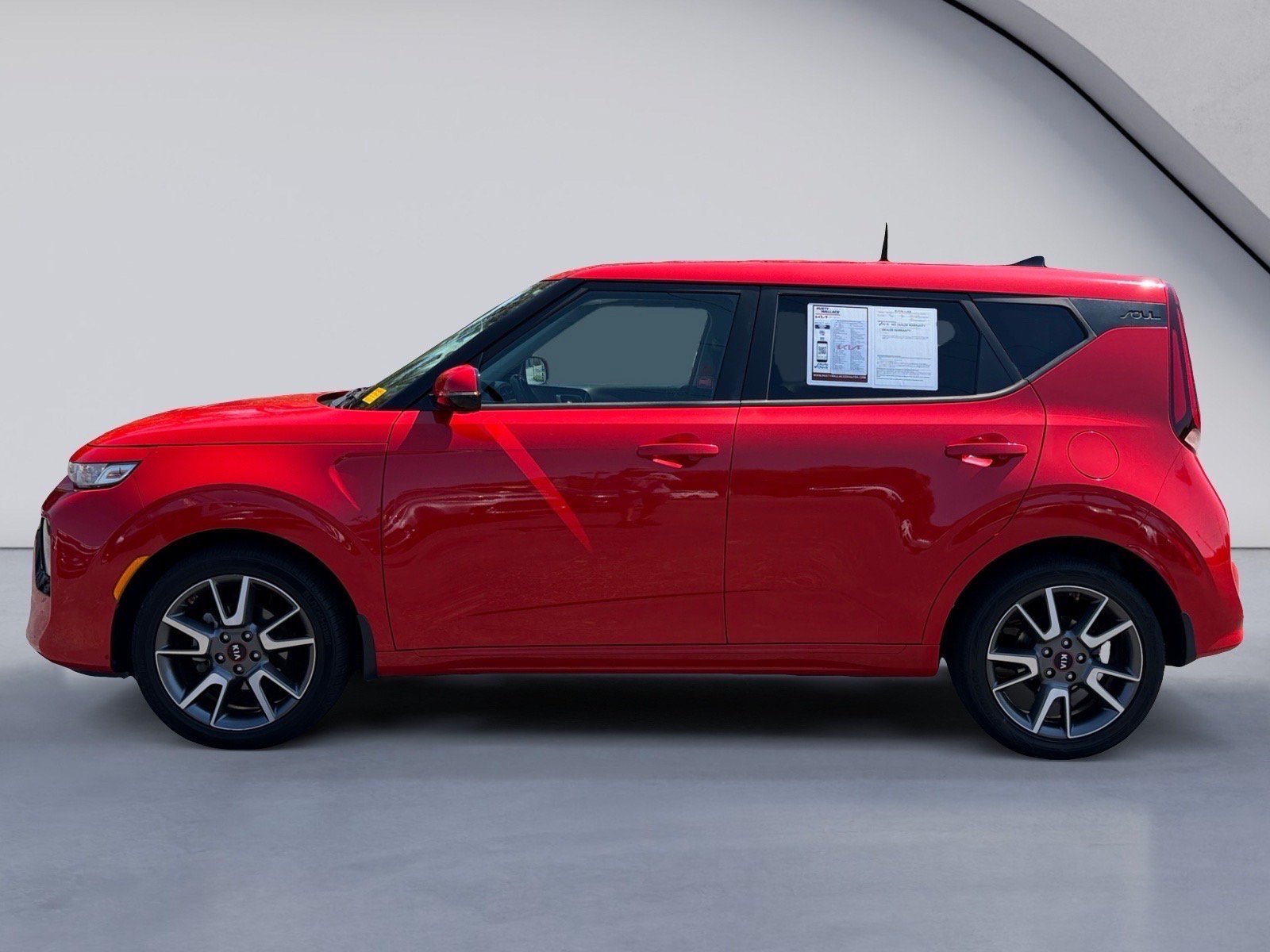 Used 2021 Kia Soul GT-Line FWD image 2