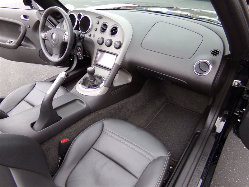 Used 2007 Pontiac Solstice Convertible w/ Premium Package RWD image 35
