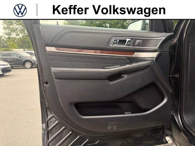 Used 2019 Ford Explorer Platinum AWD/4WD image 14