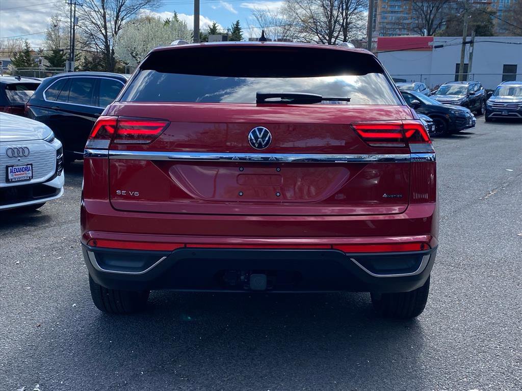 Certified 2023 Volkswagen Atlas Cross Sport SE w/ Panoramic Sunroof Package image 3