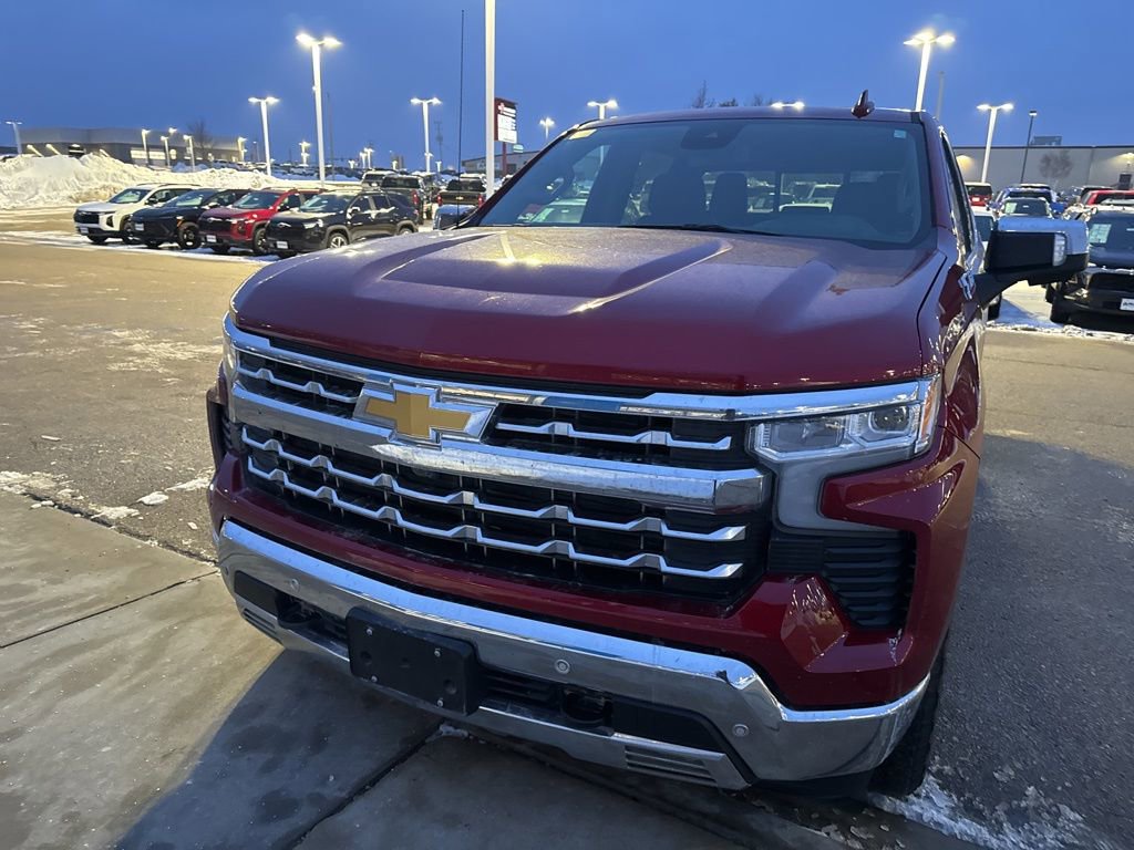 Used 2022 Chevrolet Silverado 1500 LTZ w/ LTZ Premium Package image 3
