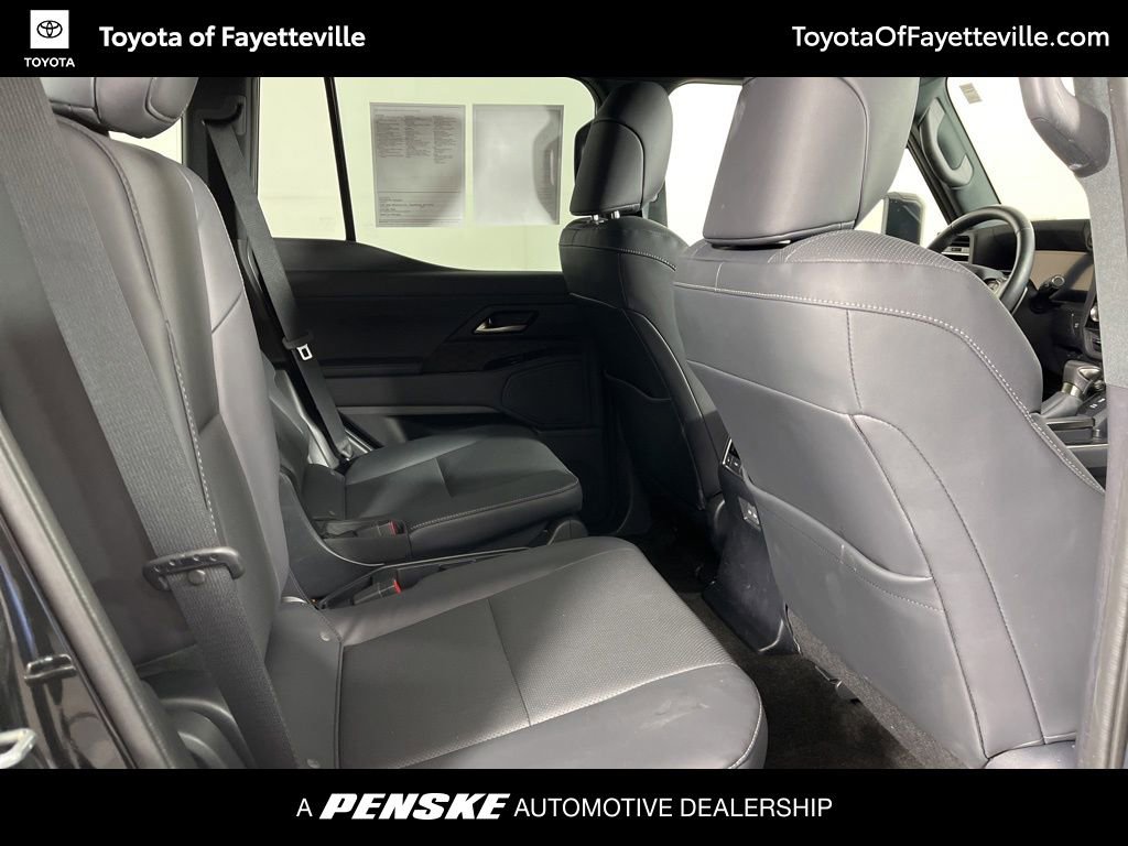 Used 2025 Lexus GX 550 w/ Accessory Package (2T) image 8