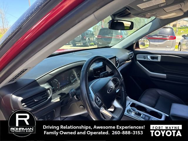 Used 2022 Ford Explorer Limited w/ Equipment Group 301A AWD/4WD image 9