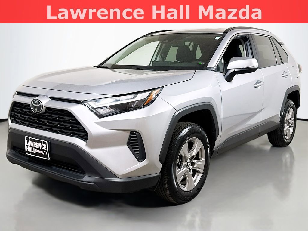 Used 2025 Toyota RAV4 XLE image 1