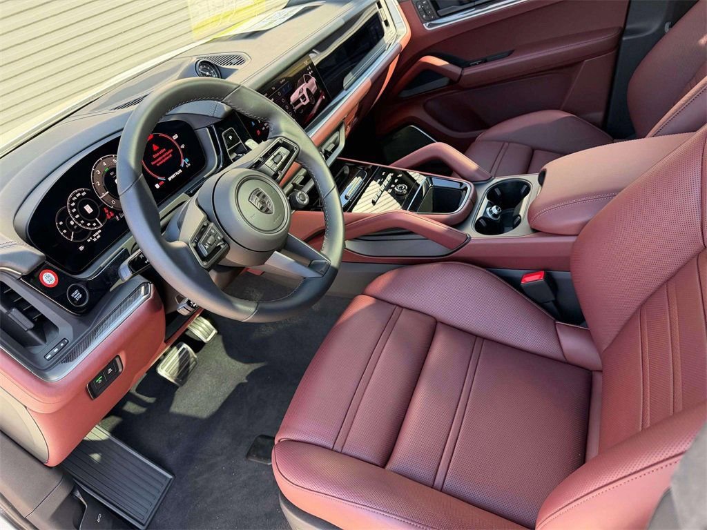 New 2026 Porsche Cayenne Turbo image 4