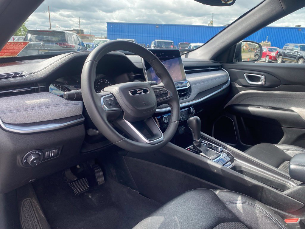 Used 2024 Jeep Compass Latitude AWD/4WD image 9