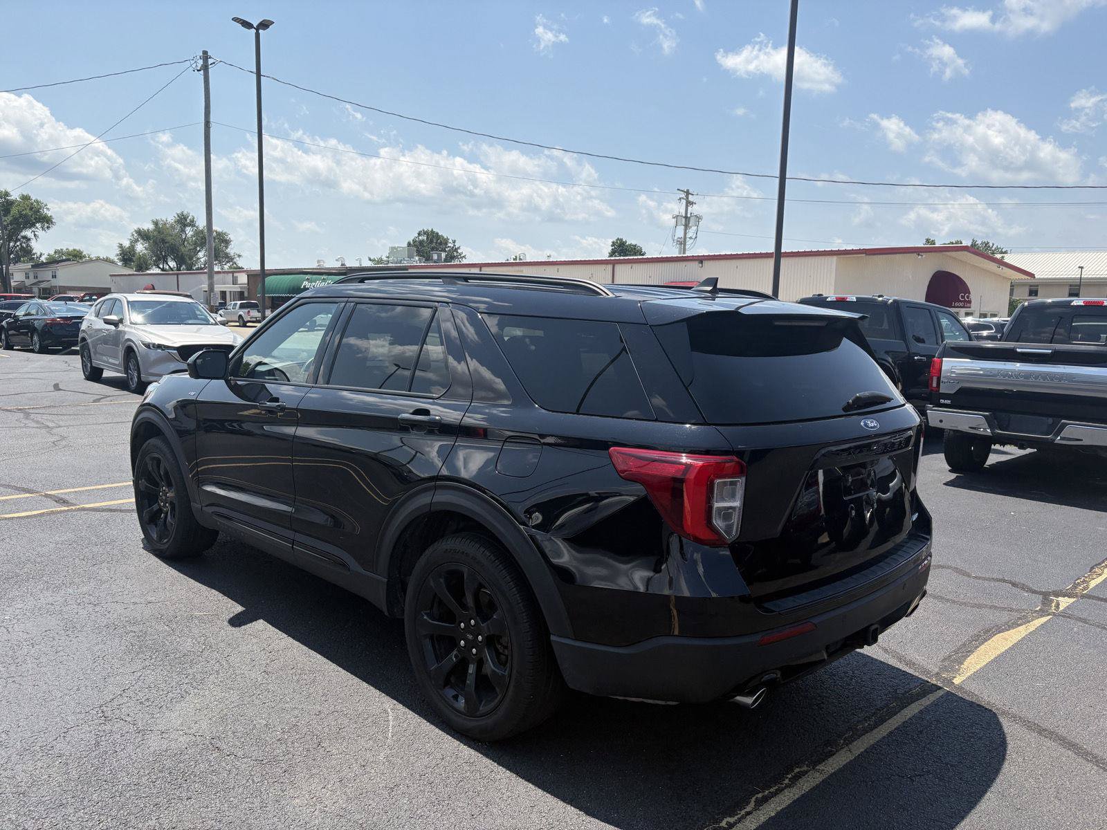 Used 2023 Ford Explorer ST-Line w/ Class IV Trailer Tow Package AWD/4WD image 27