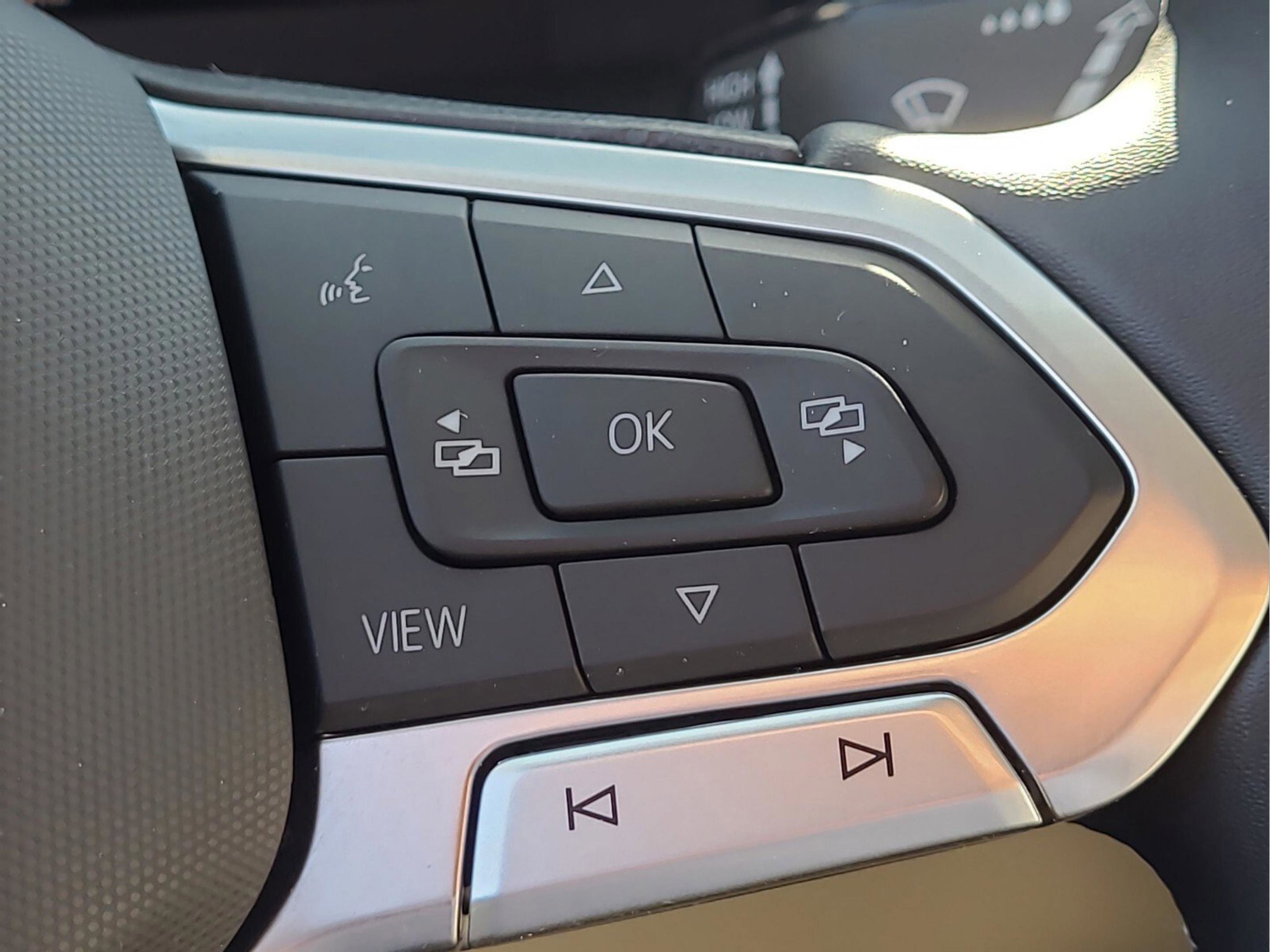 Used 2023 Volkswagen Atlas SE image 22