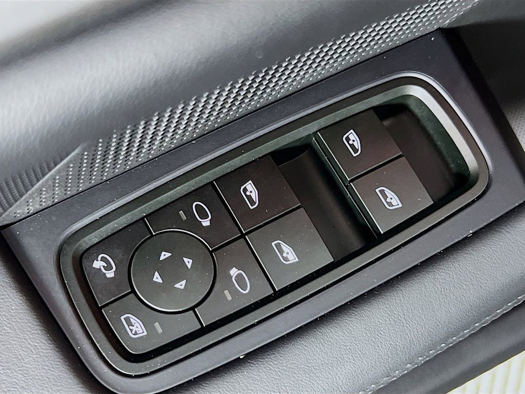 New 2026 Porsche Taycan image 20