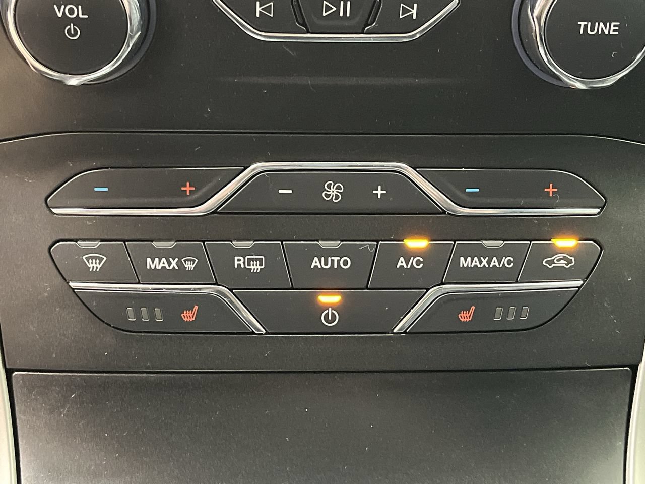 Used 2020 Ford Edge SEL w/ Convenience Package AWD/4WD image 22