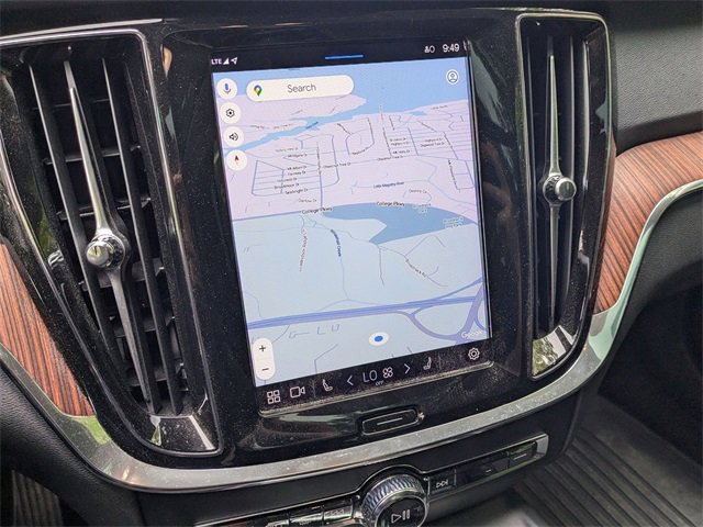 Certified 2024 Volvo V60 B5 Cross Country Plus image 11