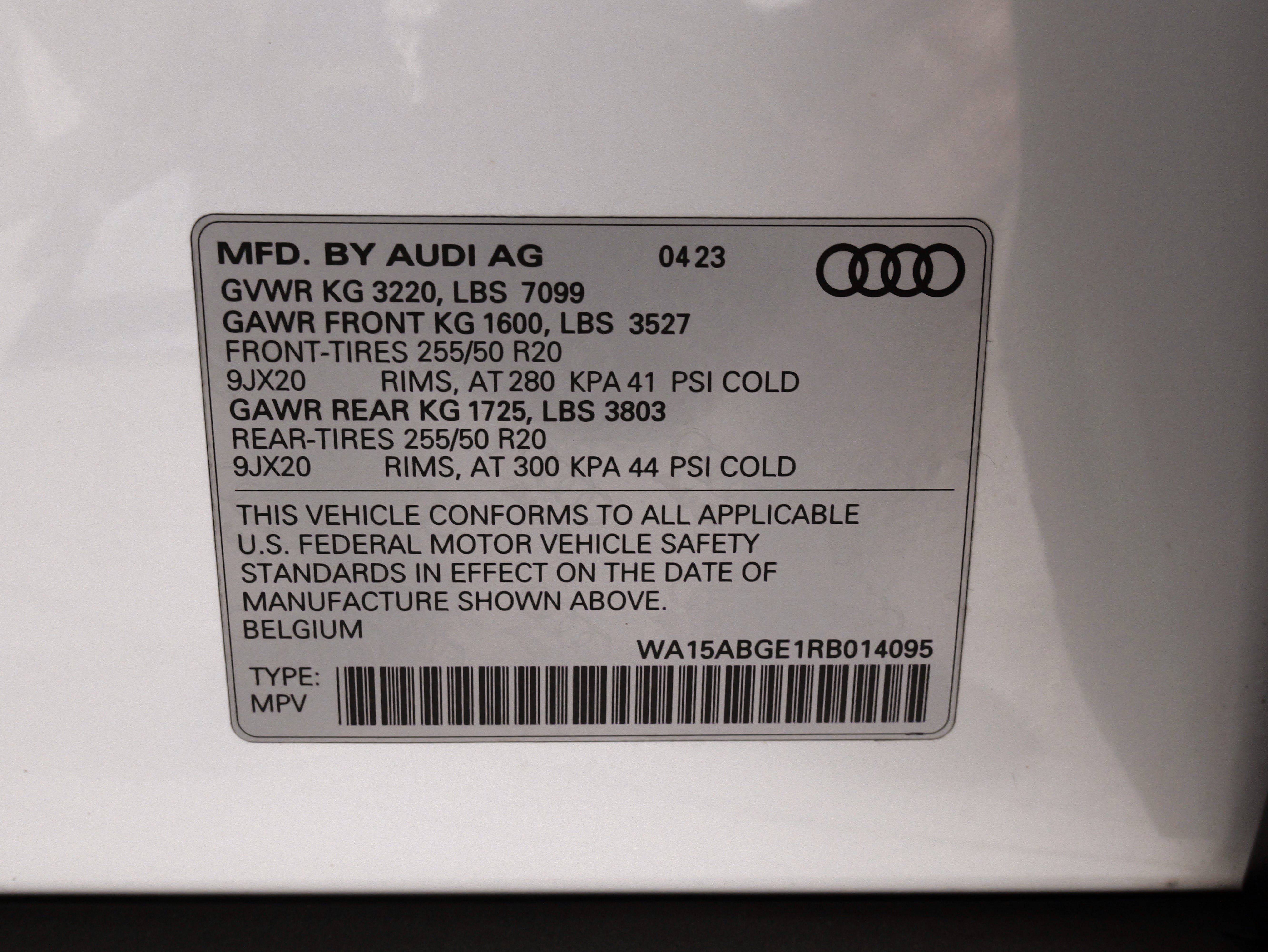 Used 2024 Audi Q8 e-tron Premium Plus w/ Premium Plus Package AWD/4WD image 61