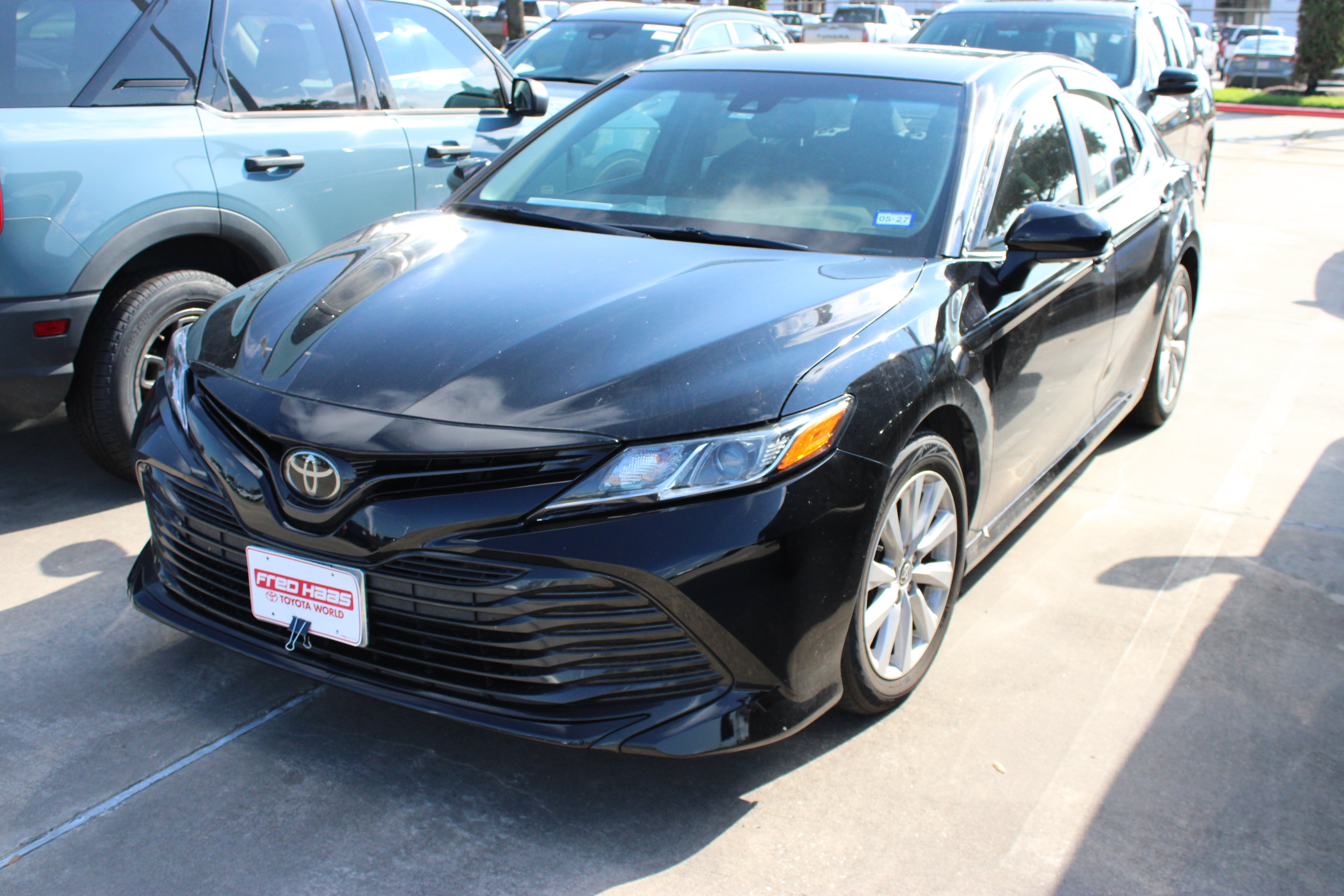 Used 2020 Toyota Camry LE FWD image 6
