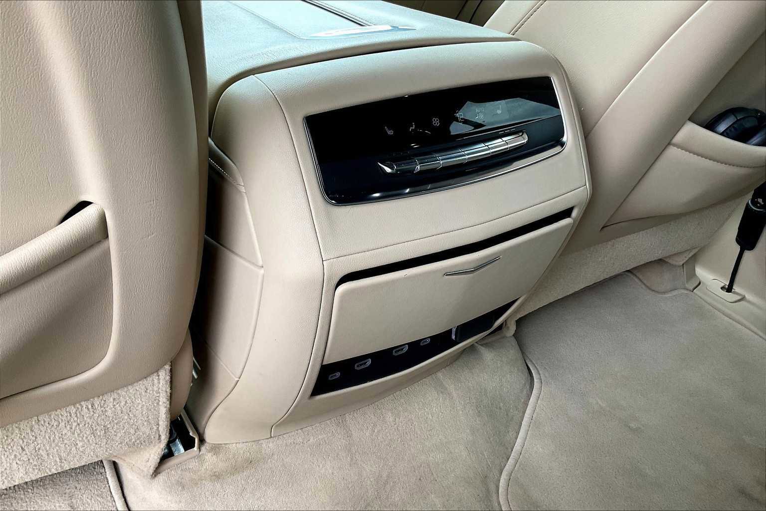 Used 2021 Cadillac Escalade Premium Luxury w/ Driver Assist Tech Package image 32