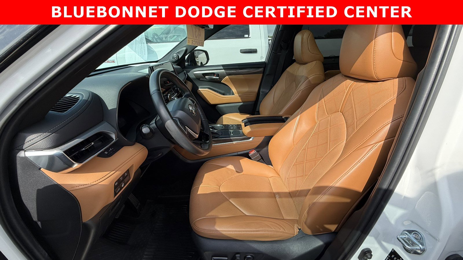 Used 2023 Toyota Highlander Platinum FWD image 9