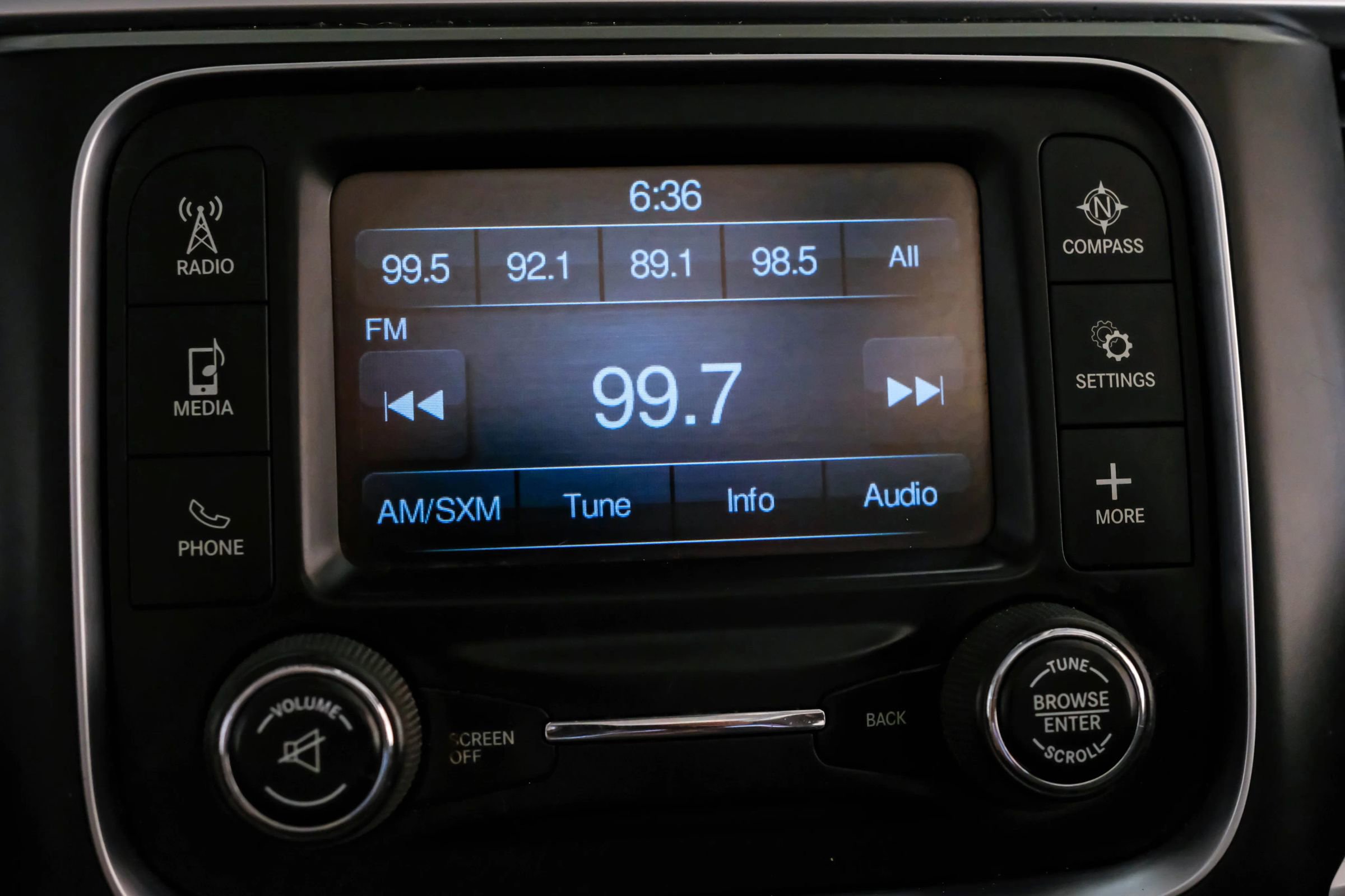 Used 2019 RAM 1500 Classic SLT image 23