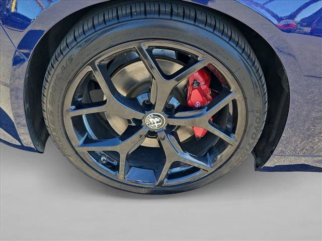 Used 2020 Alfa Romeo Giulia w/ Quick Order Package 22K Sport RWD image 23