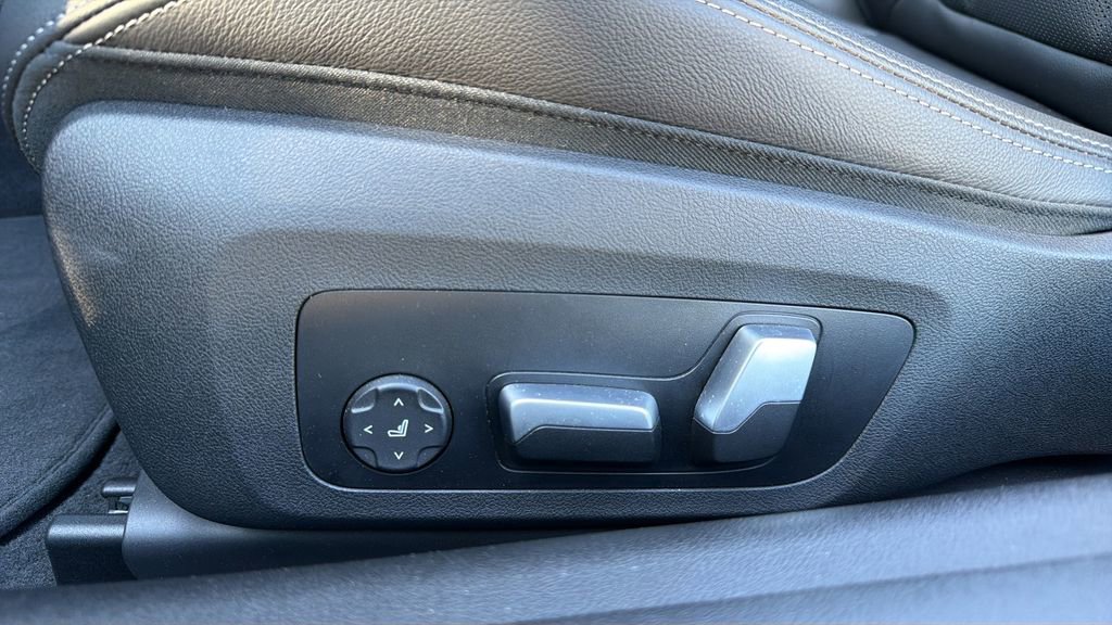 Certified 2023 BMW 430i xDrive Convertible w/ Convenience Package image 7