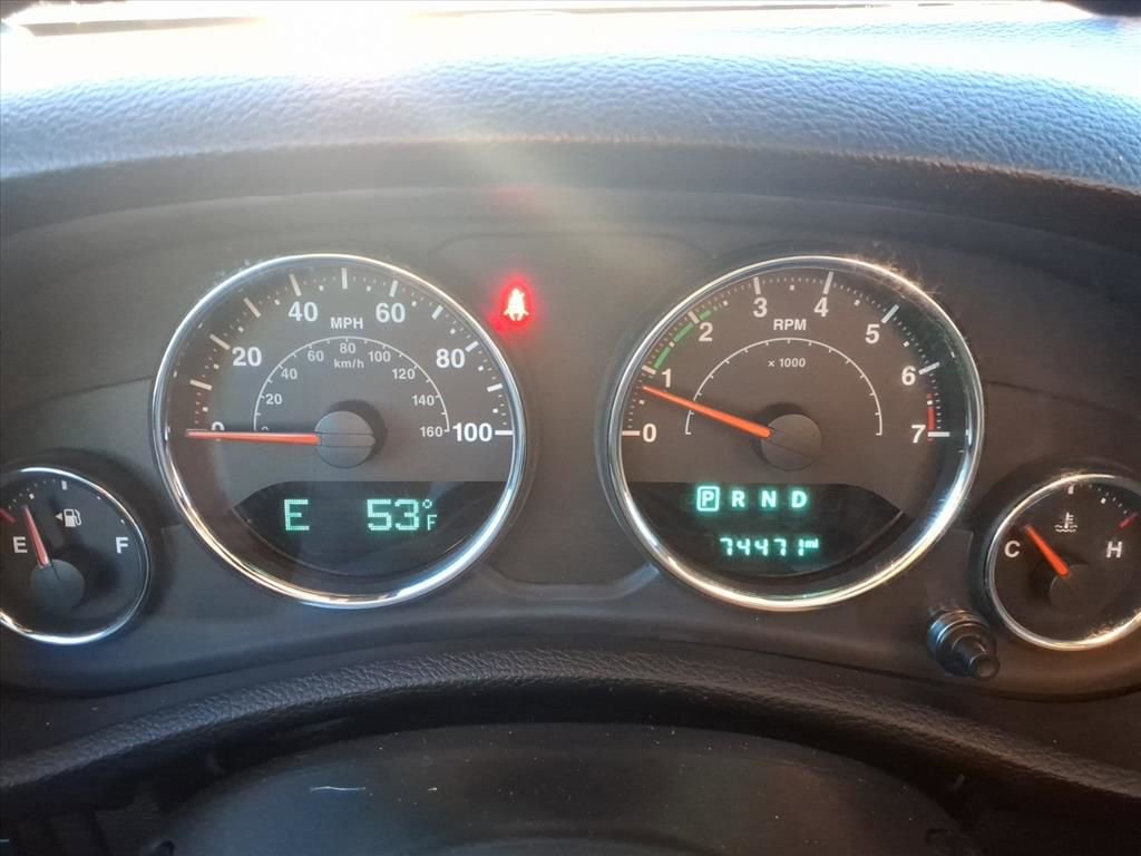 Used 2017 Jeep Wrangler Unlimited Rubicon w/ Connectivity Group image 14