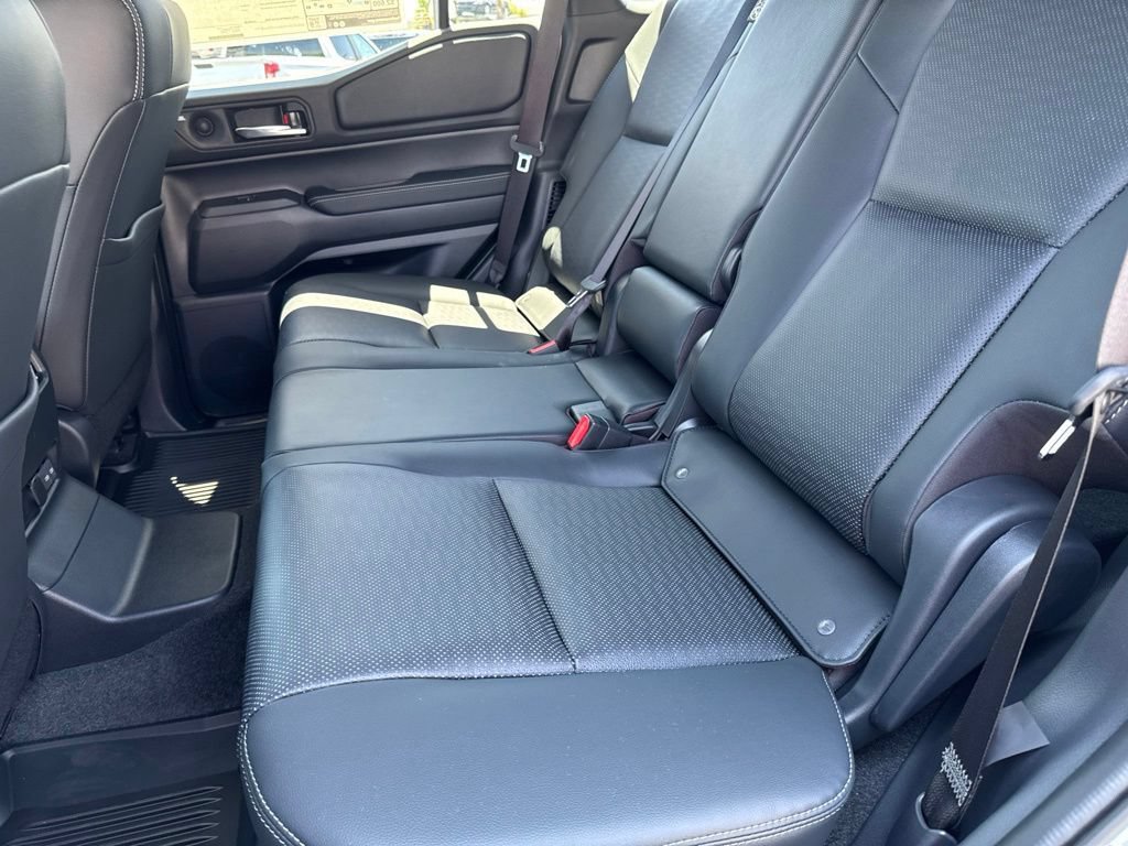 New 2027 Toyota Land Cruiser w/ Premium Package AWD/4WD image 33