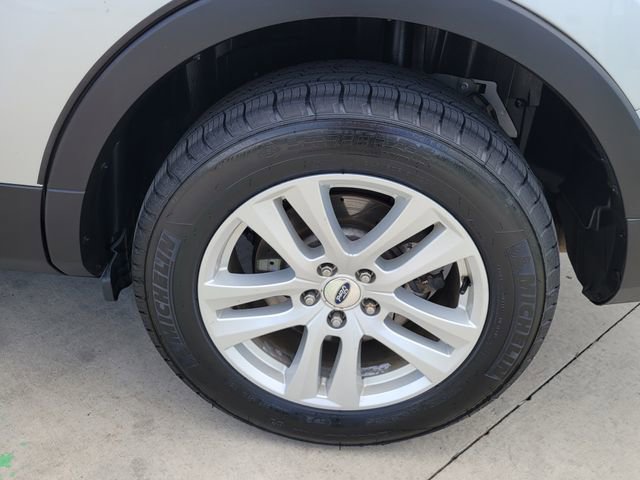 Used 2018 Ford Explorer XLT w/ Equipment Group 202A AWD/4WD image 18