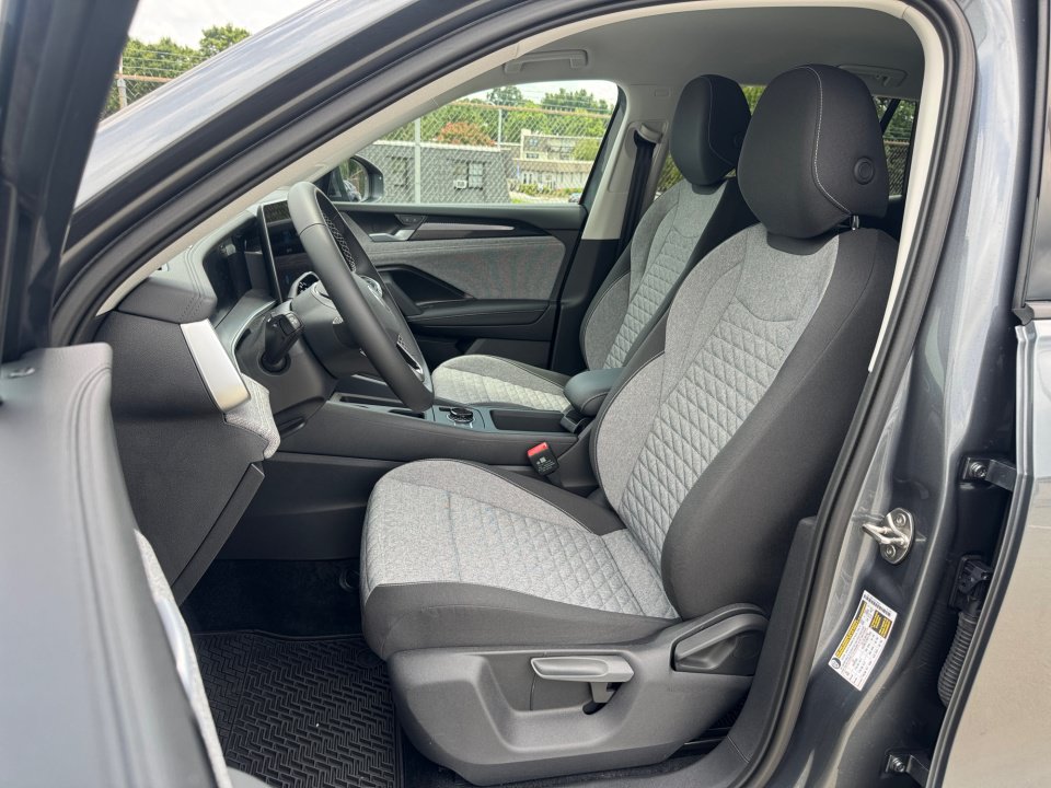 Used 2026 Volkswagen Tiguan S FWD image 34