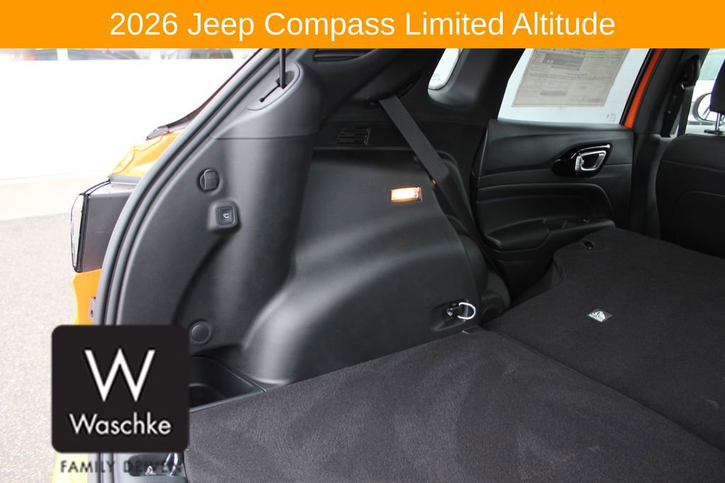 Used 2026 Jeep Compass Limited AWD/4WD image 18