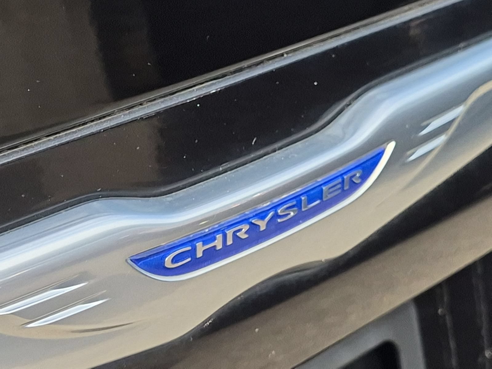 Used 2019 Chrysler Pacifica Touring-L FWD image 13